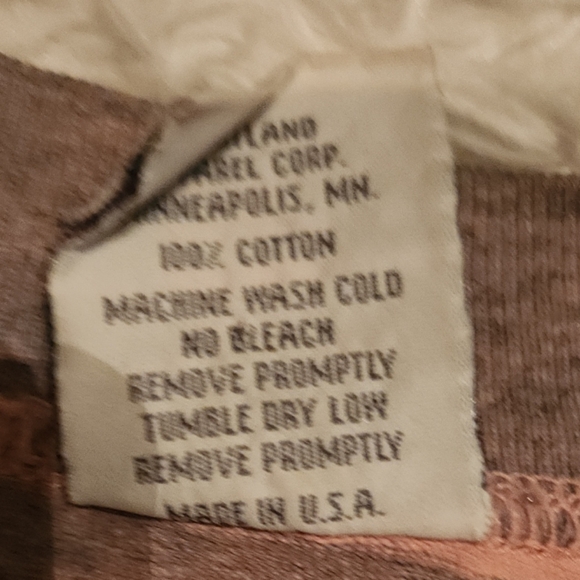 Vintage sleeper 'Everyone needs a friend' tee - Picture 4 of 5